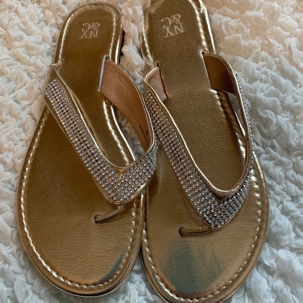 Gold and rhinestone New York & Co flip flops Sz 10